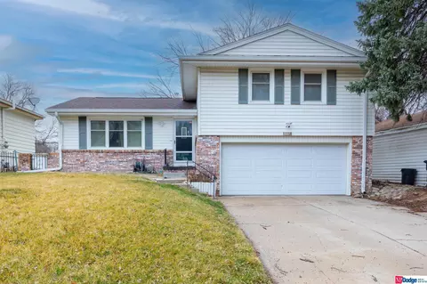 11118 Farnam St, Omaha, NE 68154
