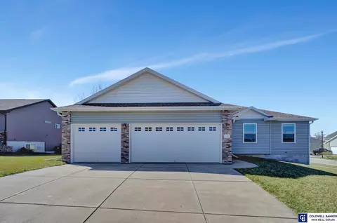 4501 W Ludwig Dr, Lincoln, NE 68528