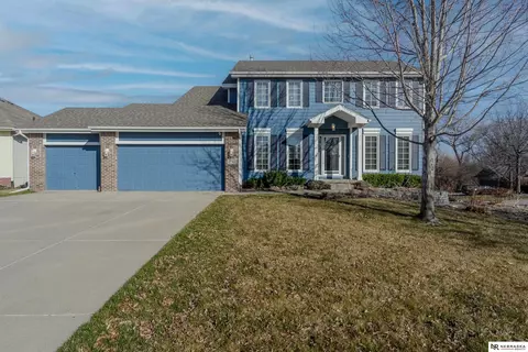 5733 S 163rd Ave, Omaha, NE 68135