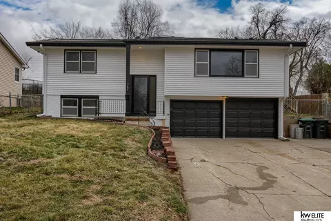 12563 Bartels Dr, Omaha, NE 68137