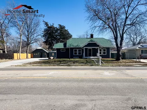 2238 S 48 St, Lincoln, NE 68506