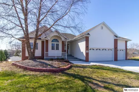 9203 Dargent Ct, Lincoln, NE 68526
