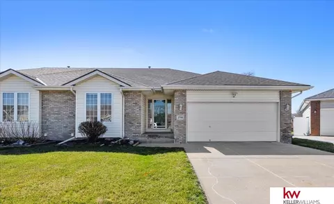 2701 Fountain Cir, Plattsmouth, NE 68048