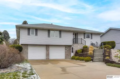 2112 S 165 St, Omaha, NE 68130