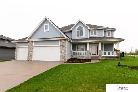 16227 Reynolds St, Bennington, NE 68007