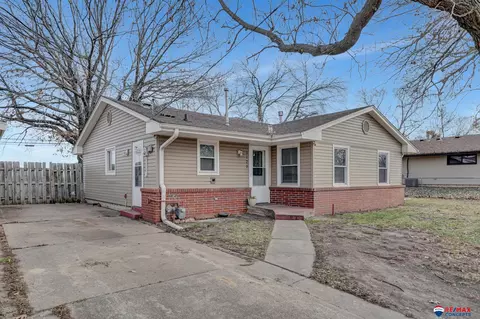 3120 NW 49th St, Lincoln, NE 68524