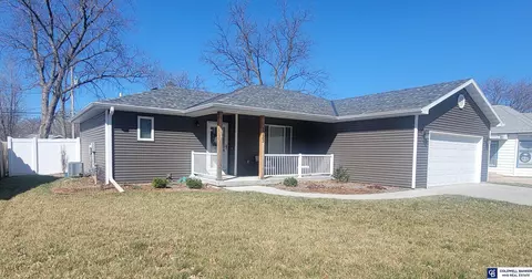 1023 N Blackburn Ave, York, NE 68467