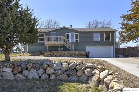 2221 Rock Bluff Rd, Plattsmouth, NE 68048