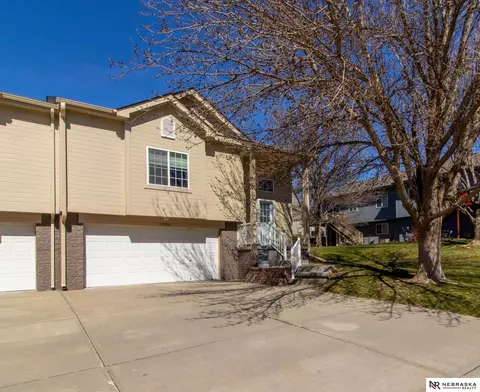 18908 K St, Omaha, NE 68135