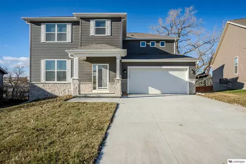 18410 Emiline St, Omaha, NE 68136