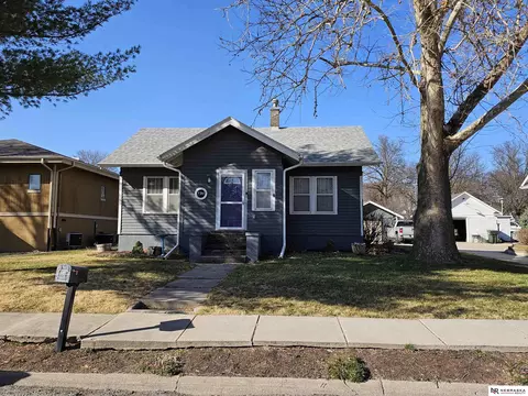 738 W 9th St, Wahoo, NE 68066
