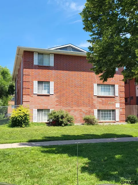 1322 E St, Lincoln, NE 68508