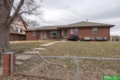 3304 S 32 Ave, Omaha, NE 68105