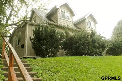 1102 S 60 St, Omaha, NE 68106