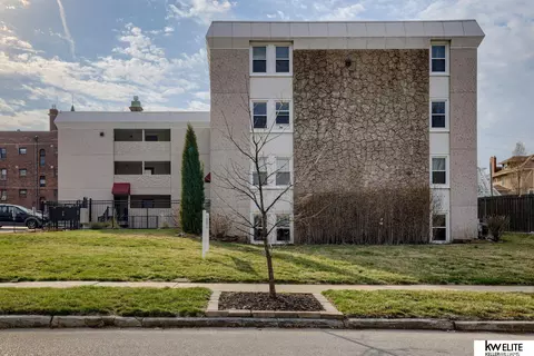 120 S 38 Ave #0035, Omaha, NE 68131