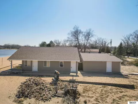 2069 Sunset Dr, Cedar Creek, NE 68016