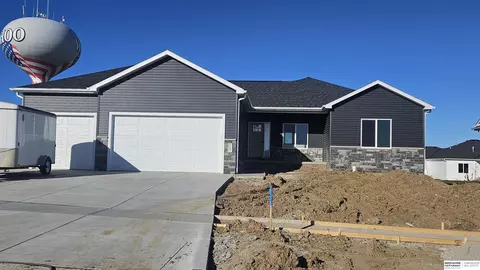 780 W 24th Cir, Wahoo, NE 68066