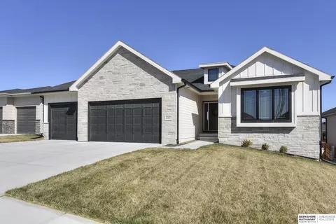 2707 N 186th St, Omaha, NE 68022