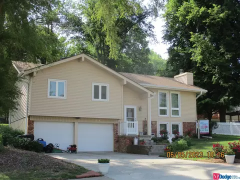 1119 Overland Trl, Papillion, NE 68046