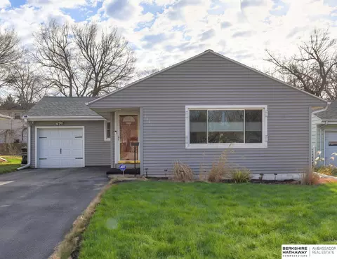 4321 N 55 St, Omaha, NE 68104