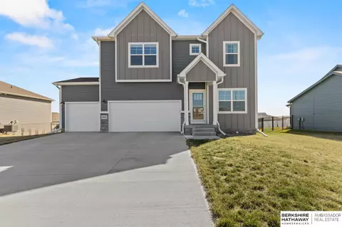 8609 S 64 St, Omaha, NE 68157