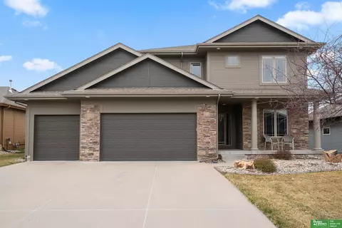 810 S 190th Ave, Omaha, NE 68022