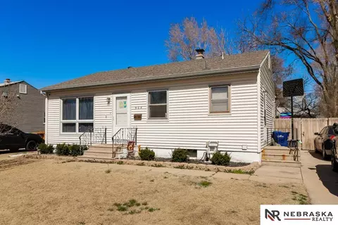 904 W 31st Ave, Bellevue, NE 68005