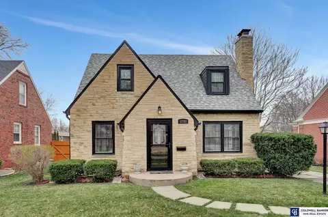 3742 H St, Lincoln, NE 68510
