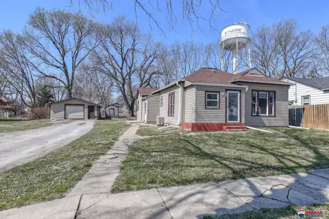 511 N 8th St, Wymore, NE 68466