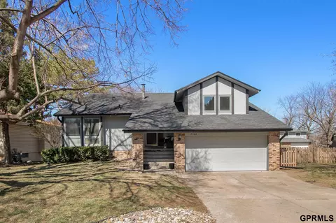 7304 Jefferson St, Ralston, NE 68127