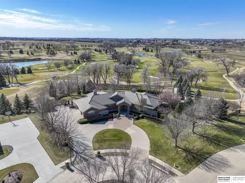19605 Browne Cir, Elkhorn, NE 68022