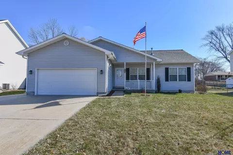 10810 N 136th St, Waverly, NE 68462
