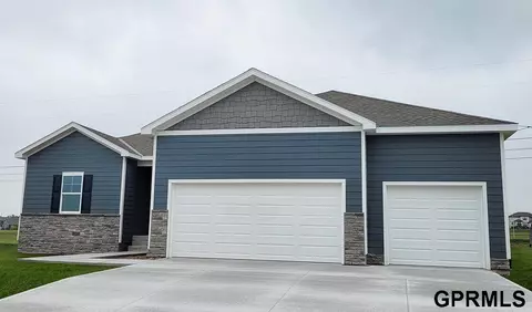 8108 N 170 Ter, Bennington, NE 68007
