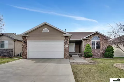 1851 Redstone Rd, Lincoln, NE 68521