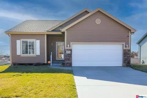 10510 Lewis And Clark Rd, Bellevue, NE 68123