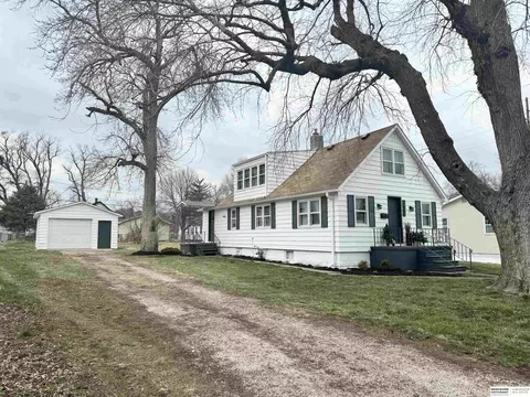 7608 N 28th St, Omaha, NE 68112