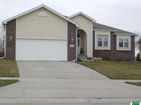 4821 S 76th St, Lincoln, NE 68516