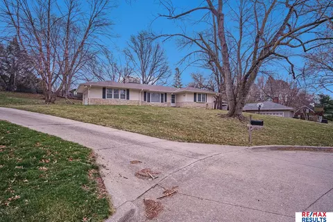 1115 S 92 Cir, Omaha, NE 68124