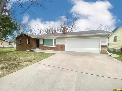 1229 N 14th St, Nebraska City, NE 68410
