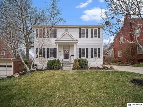 1635 Woodsview St, Lincoln, NE 68502