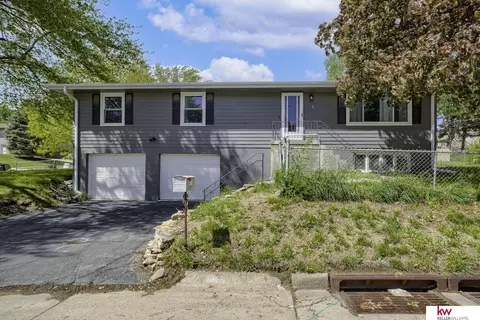 4860 C St, Omaha, NE 68106
