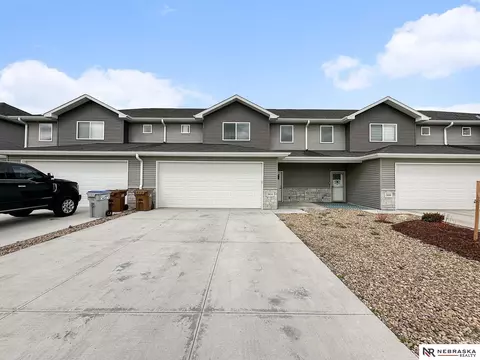 2614 W B St, Lincoln, NE 68522