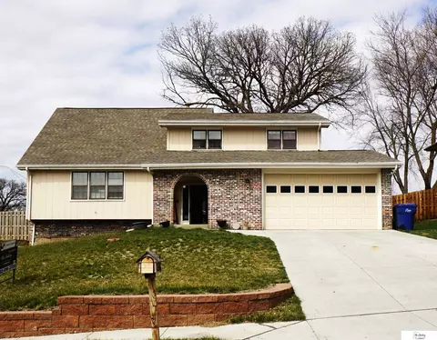 3516 Leawood Dr, Bellevue, NE 68123