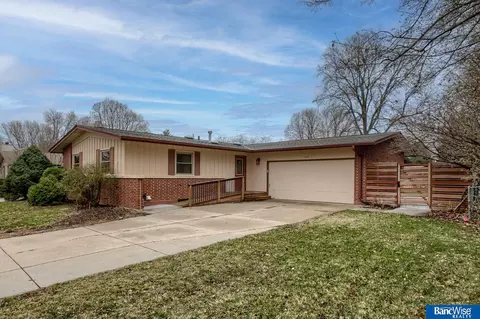 2425 Cheshire N, Lincoln, NE 68512