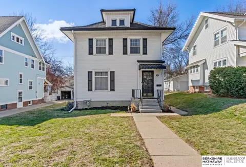 5005 Davenport St, Omaha, NE 68132