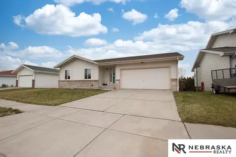 2010 NW 58th St, Lincoln, NE 68528