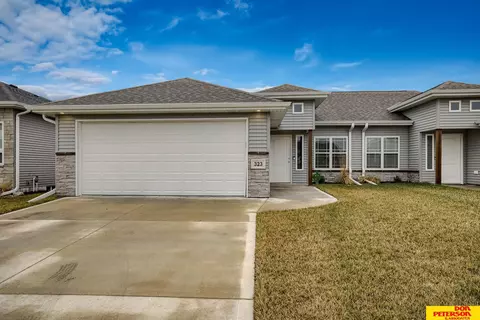 323 Capstone Dr, Fremont, NE 68025