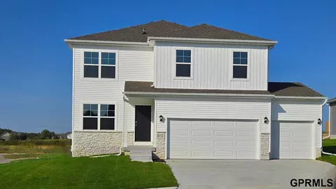 8119 N 170 Ave, Bennington, NE 68007