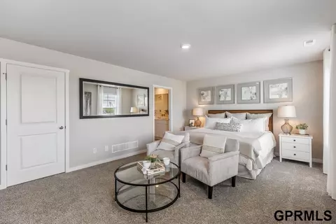 17062 Young St, Bennington, NE 68007 photo 13
