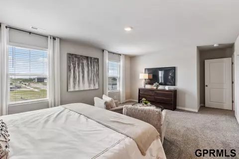 17062 Young St, Bennington, NE 68007 photo 16